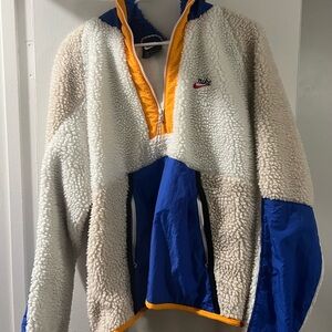 Nike Sherpa- medium